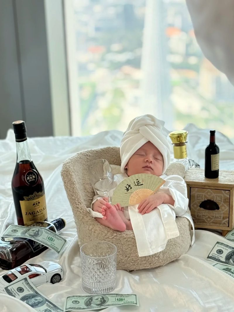 hình ảnh em bé trai sơ sinh dễ thương 26