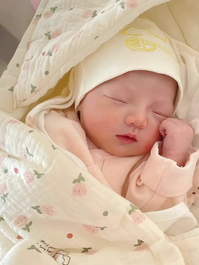 hình ảnh em bé trai sơ sinh dễ thương 30