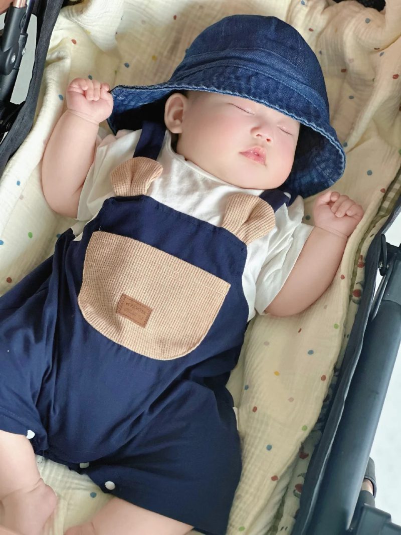 hình ảnh em bé trai sơ sinh dễ thương 4