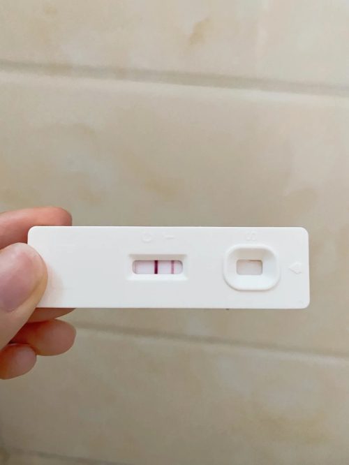 ảnh que thử thai 2 vạch tự chụp 16