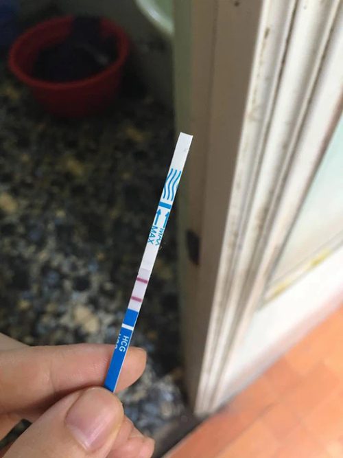 ảnh que thử thai 2 vạch tự chụp 3