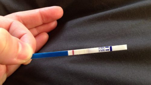 ảnh que thử thai 2 vạch tự chụp 8