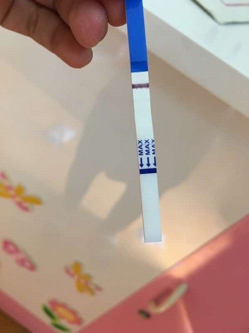 ảnh que thử thai 2 vạch tự chụp 9