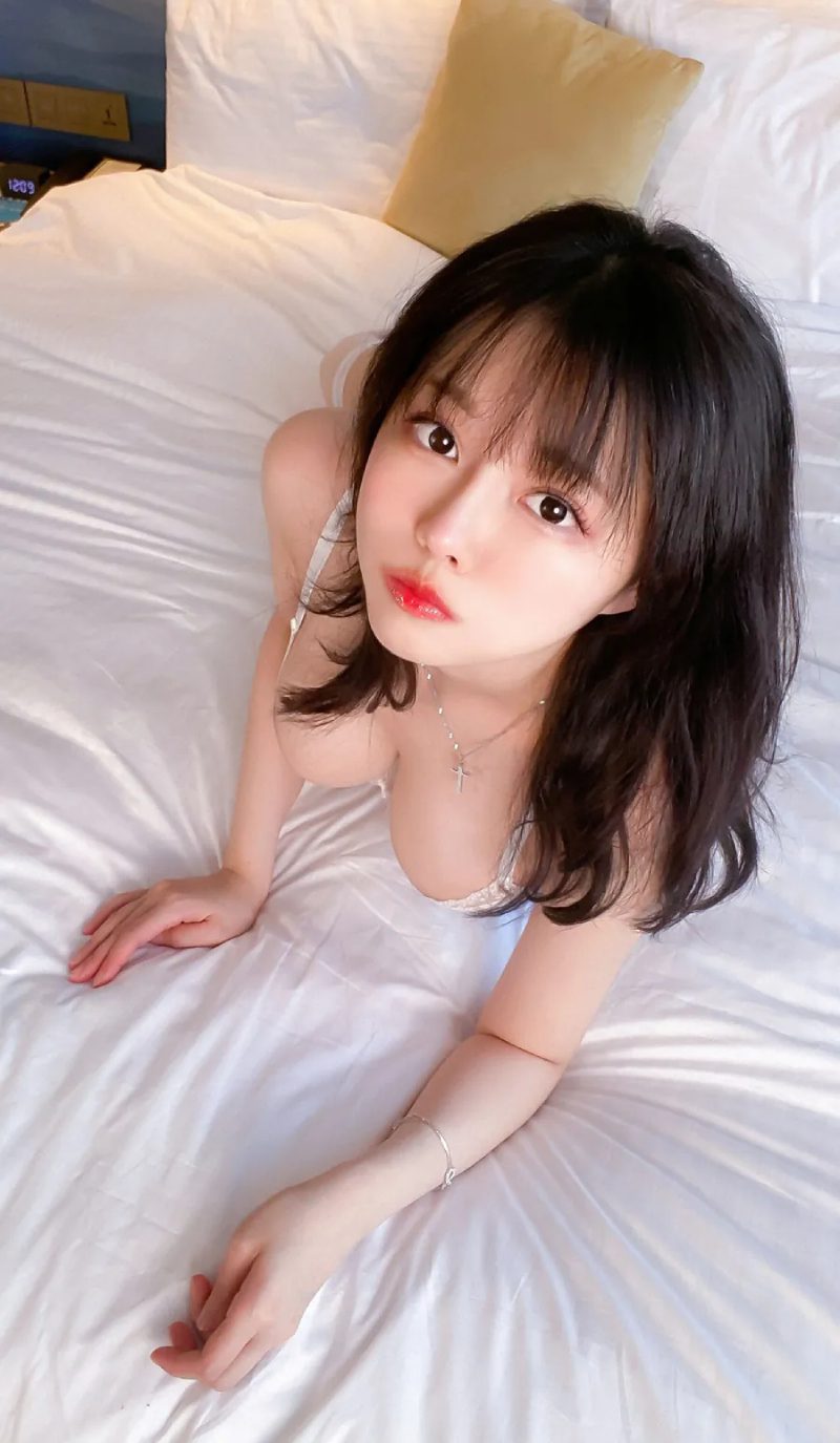 gái xinh cosplay thủ dâm 20