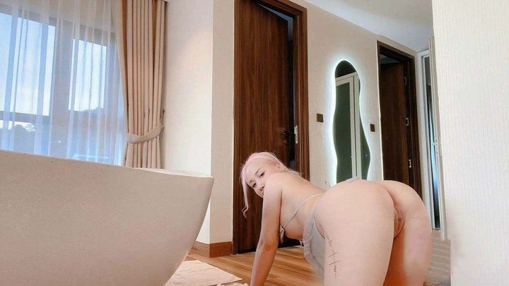 Ảnh Sex Dương Nguyệt Cầm chổng mông khoe lồn