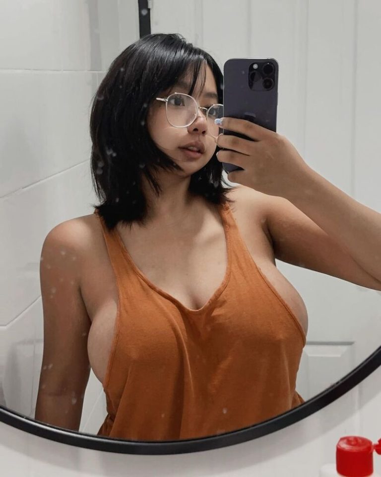 Bxby Chalamx hot Thai girl ngực to
