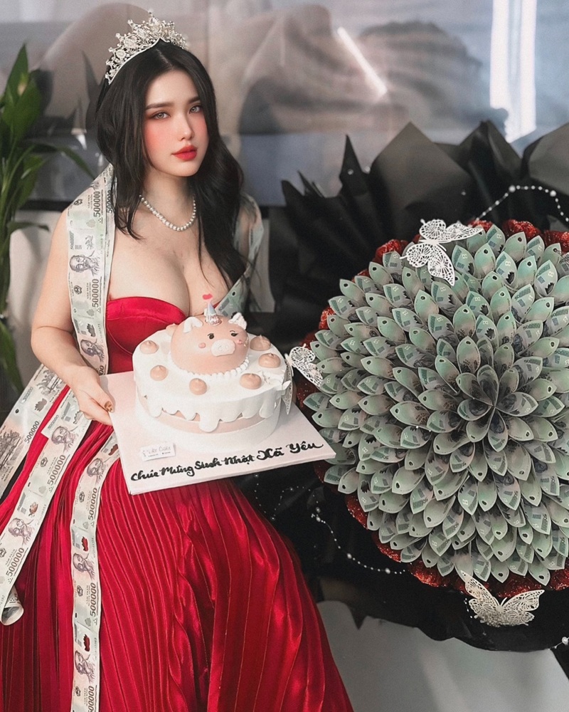 Hot girl Hoàng Nhân Linh mặc áo lưới trong suốt - Ảnh Sex Hoàng Nhân Linh