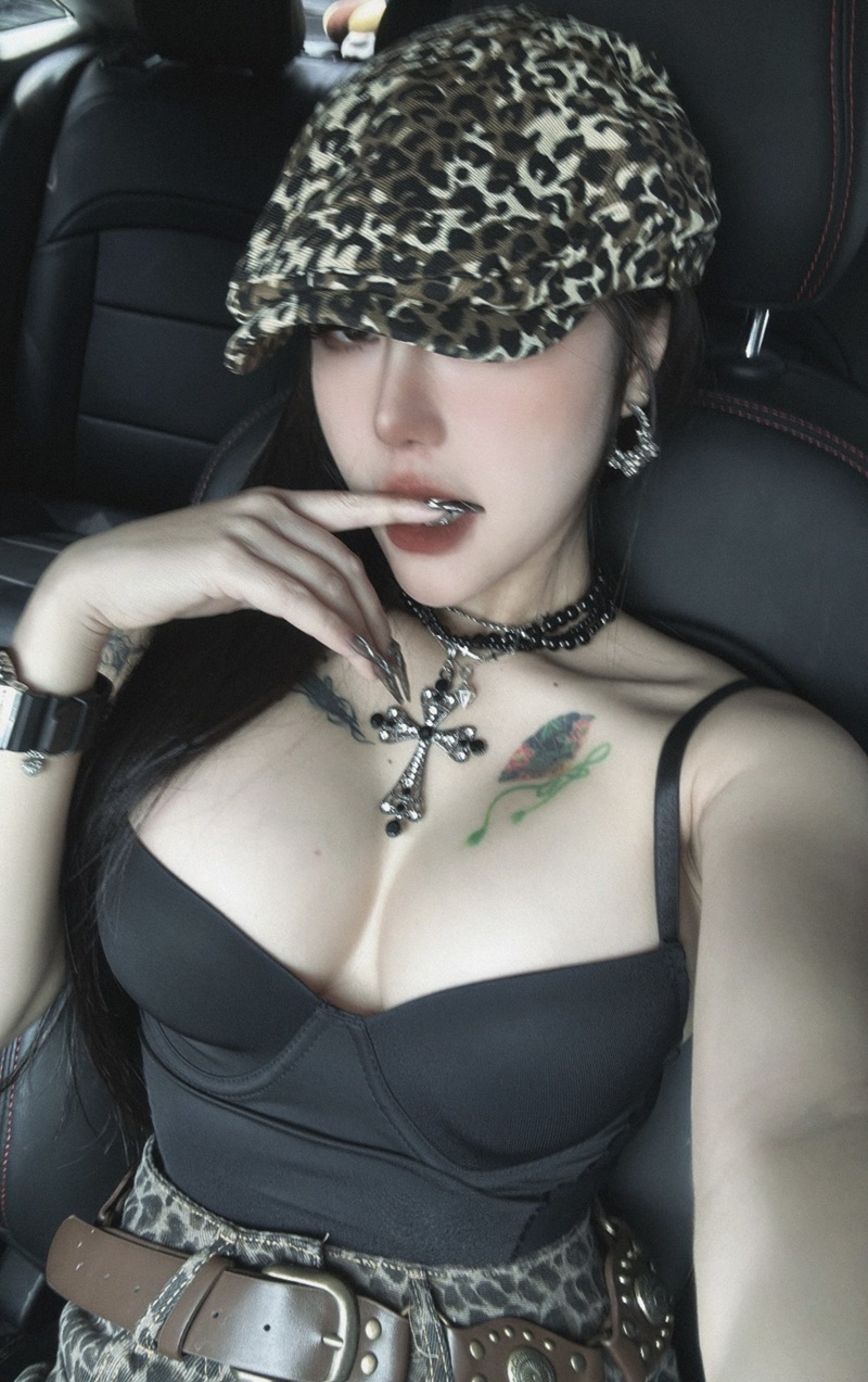 Thuyquynhsohot leak body cong vút