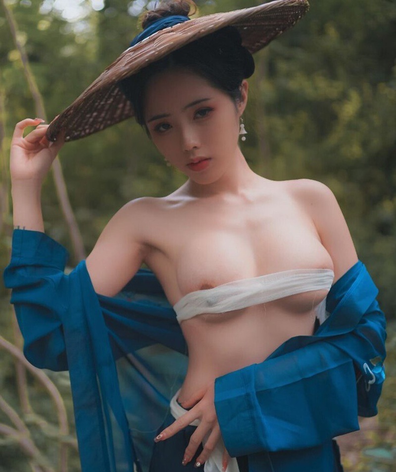 ảnh gái vú to 32