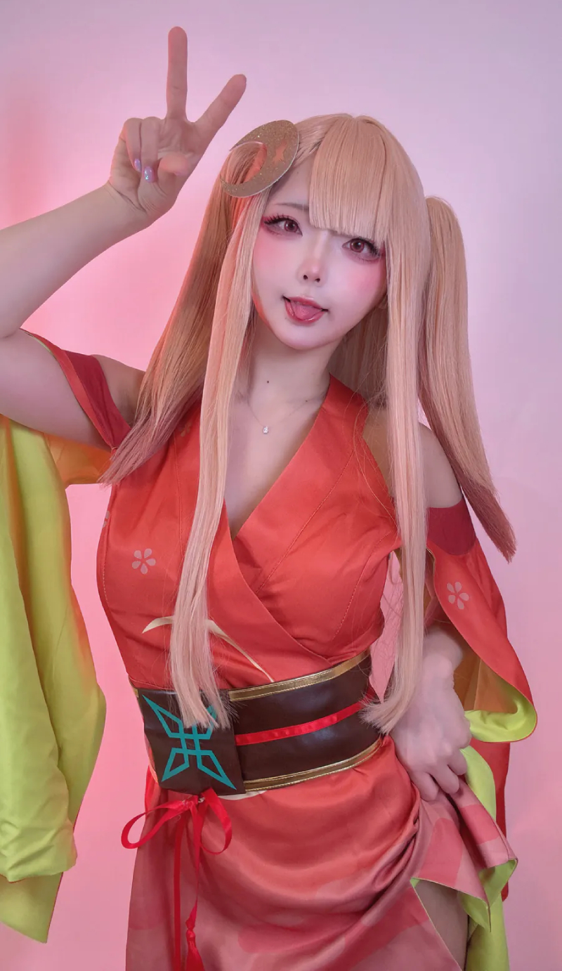 gái xinh cosplay thủ dâm 19